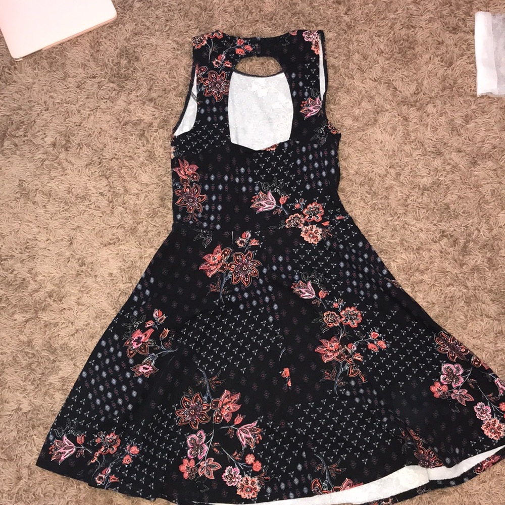Medium Hollister Dress - Picture 2 of 4